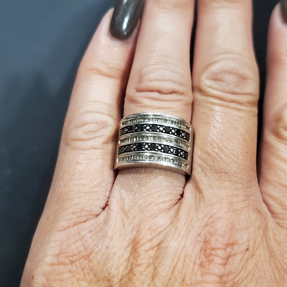 ring - Picture 3 of 5